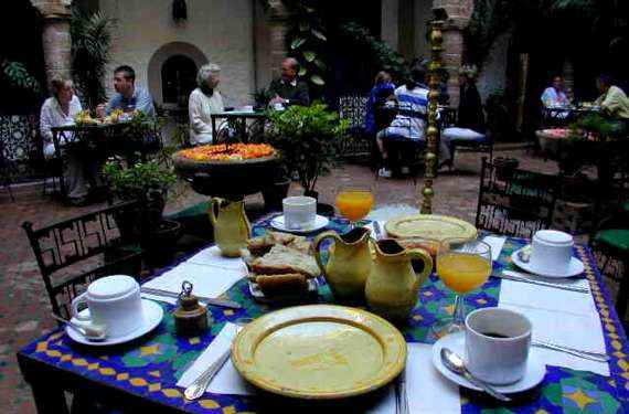 Photo of restaurant of hotel 